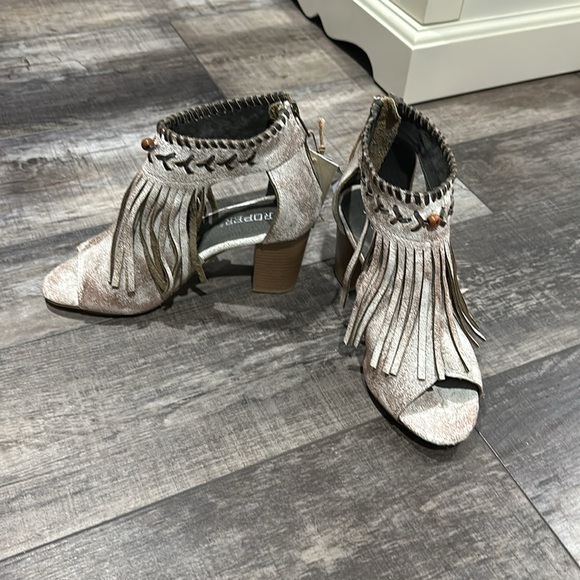 NWT 7.5 Roper heels - Picture 3 of 7